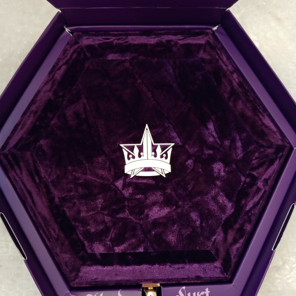 💜FIRM! NWT JEFFREE STAR BLOOD LUST EYESHADOW PALETTE (LAST ONE AVAILABLE) - Picture 4 of 14